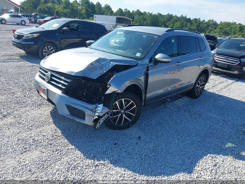 2021 VOLKSWAGEN TIGUAN auction photo 2