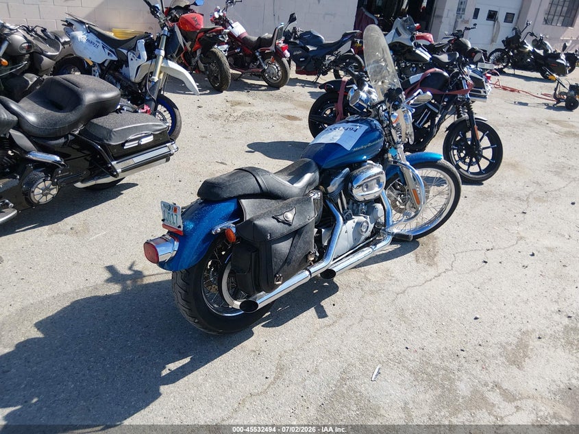 HARLEY-DAVIDSON XL883 2005