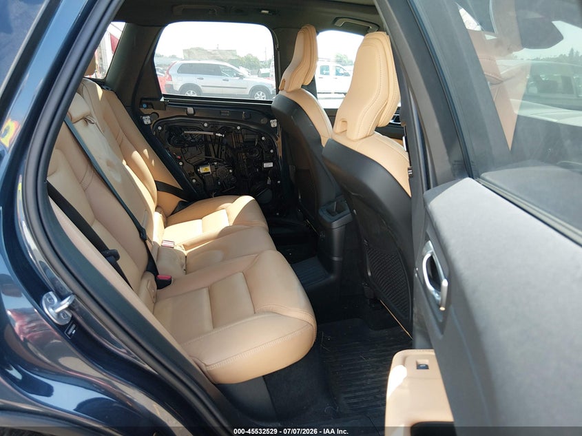 2024 Volvo Xc60 Recharge Plug-In Hybrid T8 Ultimate Dark Theme VIN: YV4H60DM5R1829309 Lot: 45532529
