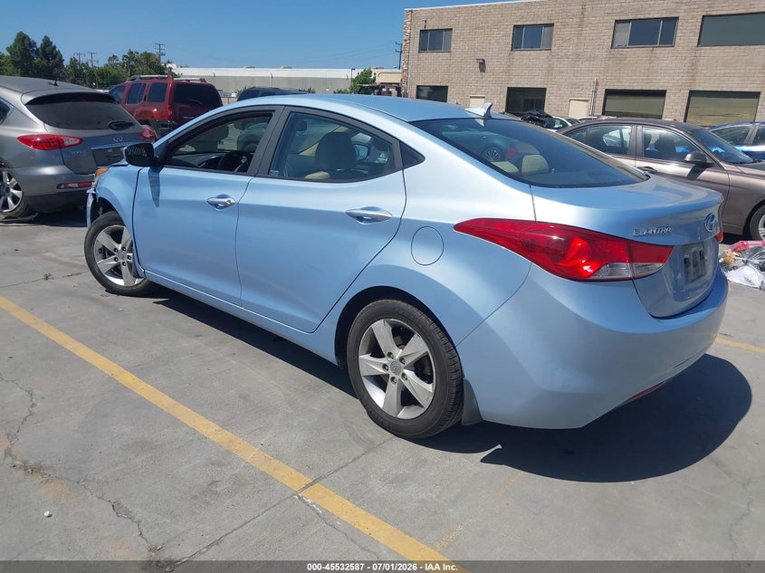 2013 HYUNDAI ELANTRA auction photo 3