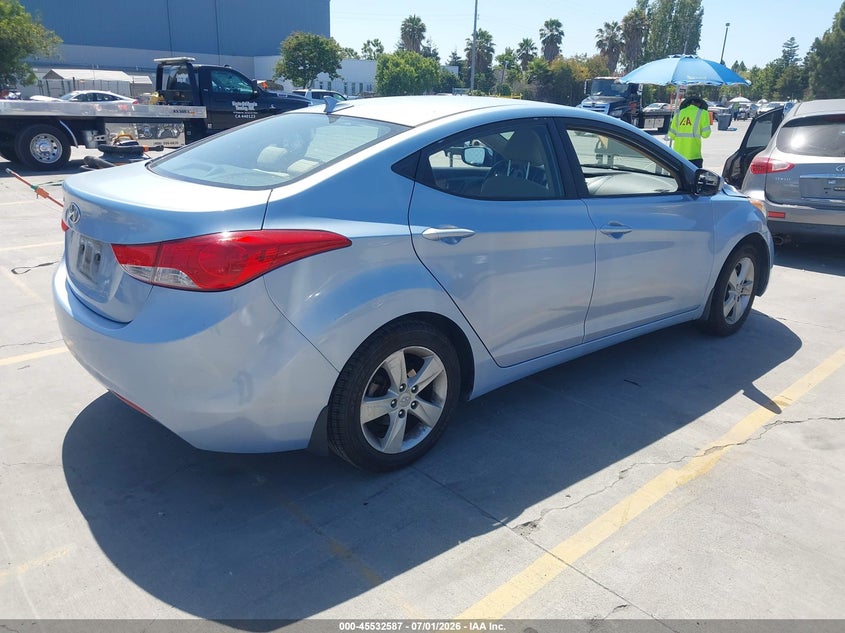 2013 HYUNDAI ELANTRA auction photo 4