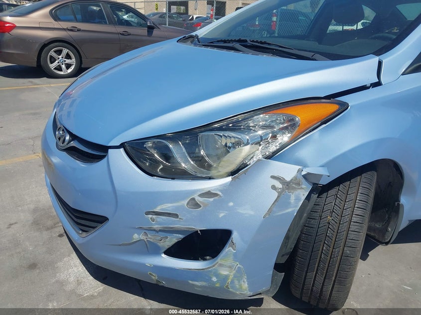 2013 HYUNDAI ELANTRA auction photo 6