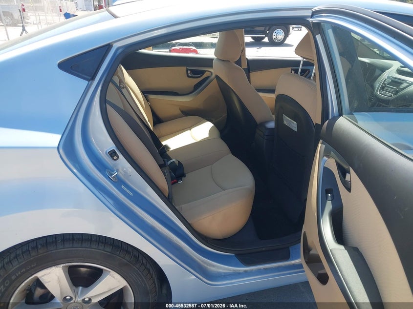 2013 HYUNDAI ELANTRA auction photo 8