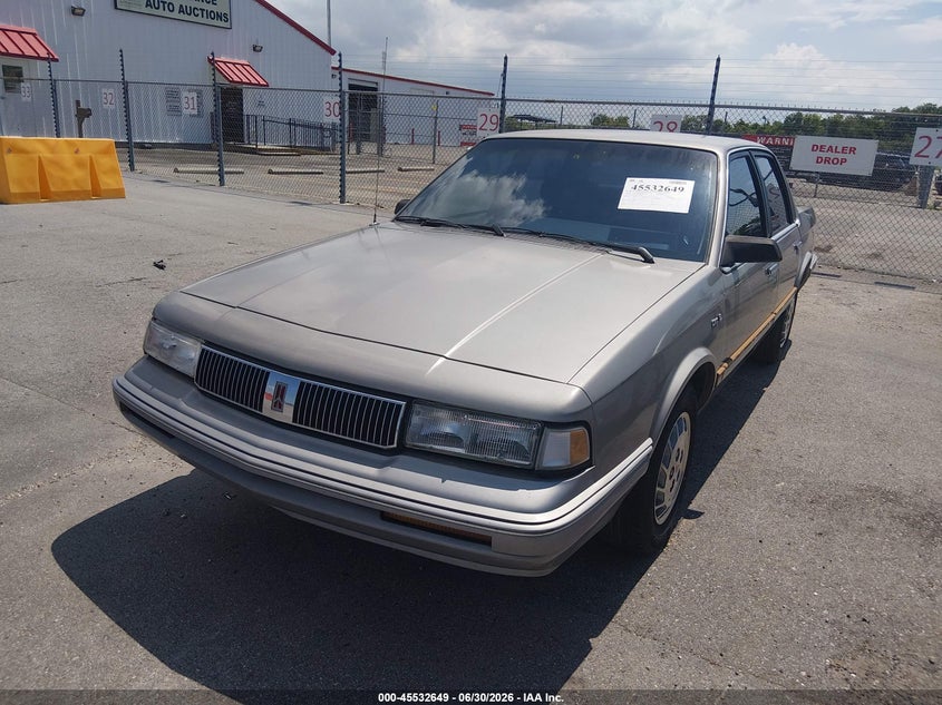 1996 OLDSMOBILE CIERA auction photo 2
