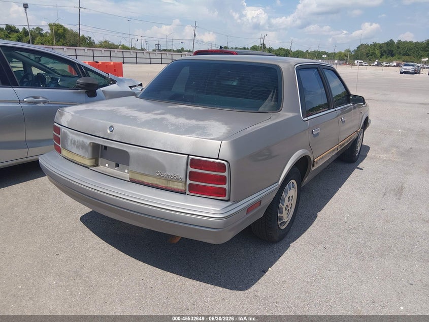 1996 OLDSMOBILE CIERA auction photo 4
