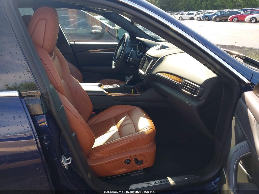 2019 MASERATI LEVANTE auction photo 5