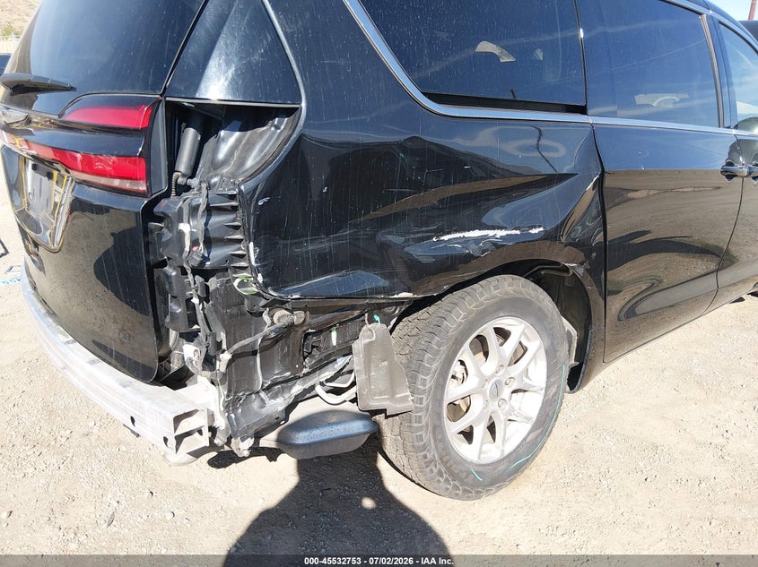 2023 CHRYSLER PACIFICA auction photo 6