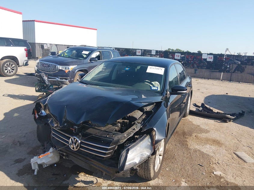 2013 VOLKSWAGEN PASSAT auction photo 2
