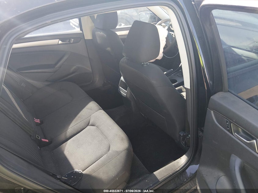 2013 VOLKSWAGEN PASSAT auction photo 8