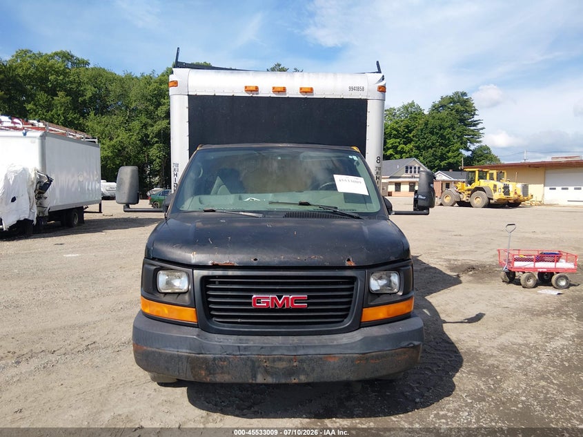 2008 GMC Savana Cutaway Work Van VIN: 1GDJG31K581905885 Lot: 45533009