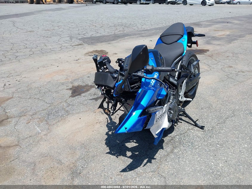 2025 SUZUKI GSX800 auction photo 2