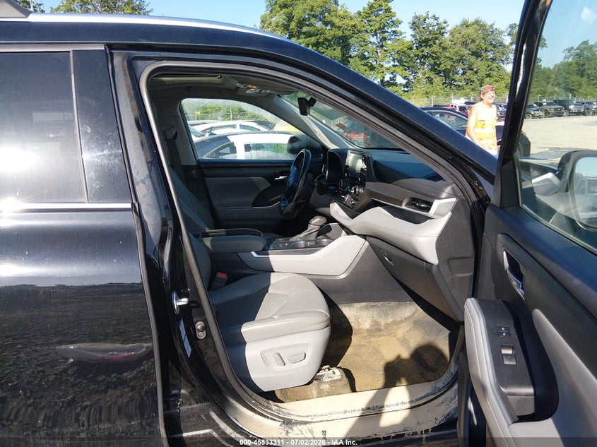 2020 TOYOTA HIGHLANDER auction photo 5