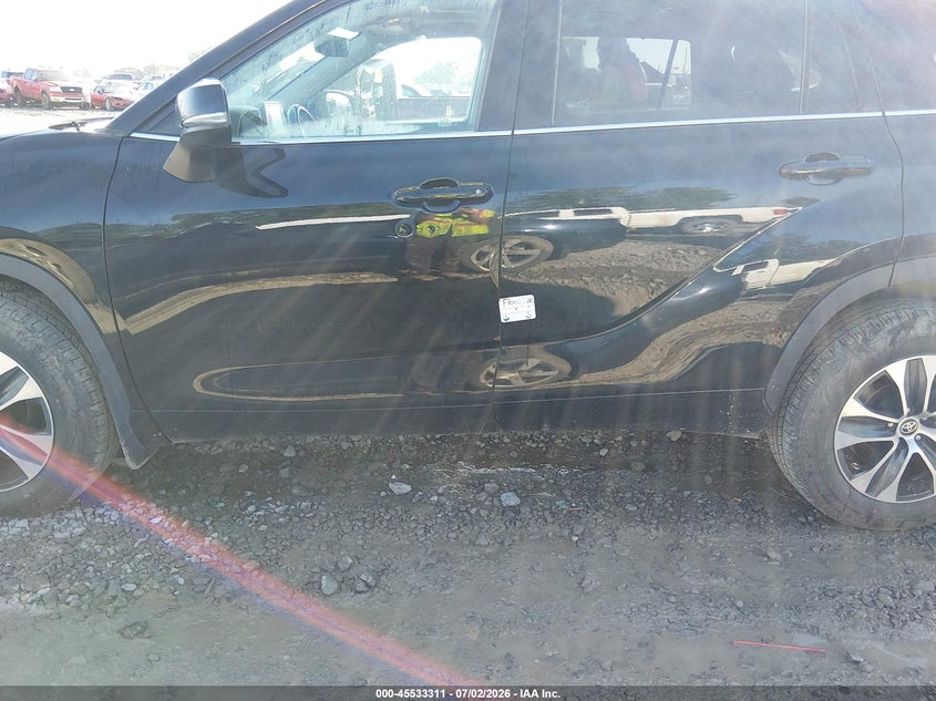 2020 TOYOTA HIGHLANDER auction photo 6
