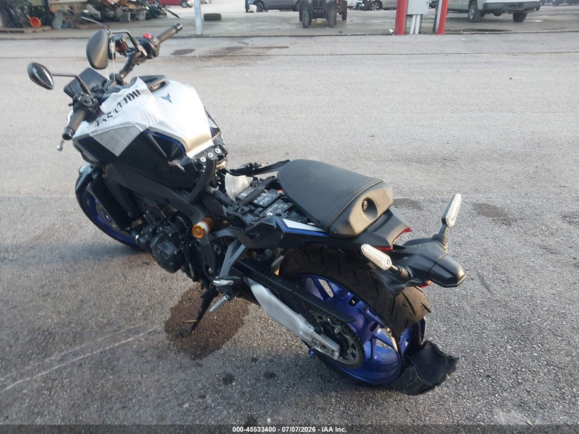 2025 YAMAHA MT09 auction photo 3