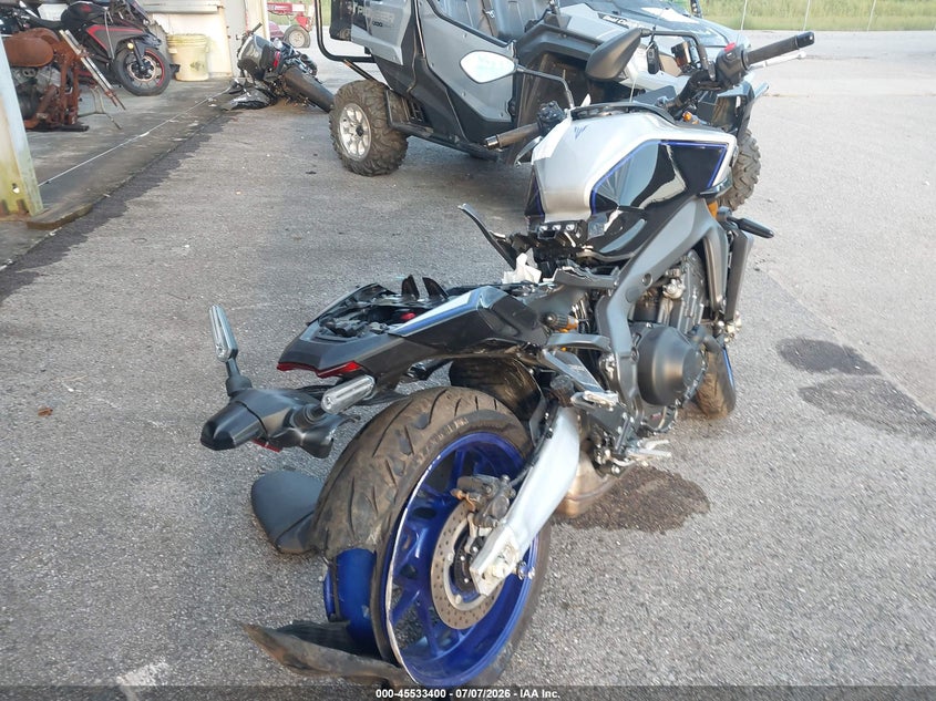 2025 YAMAHA MT09 auction photo 4