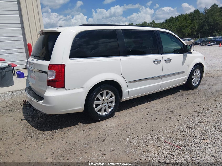 2012 CHRYSLER TOWN & COUNTRY auction photo 4
