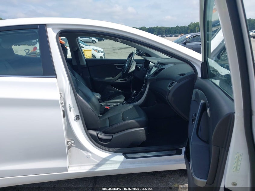 2015 HYUNDAI ELANTRA auction photo 5