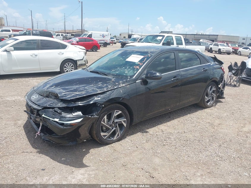 2025 HYUNDAI ELANTRA auction photo 2
