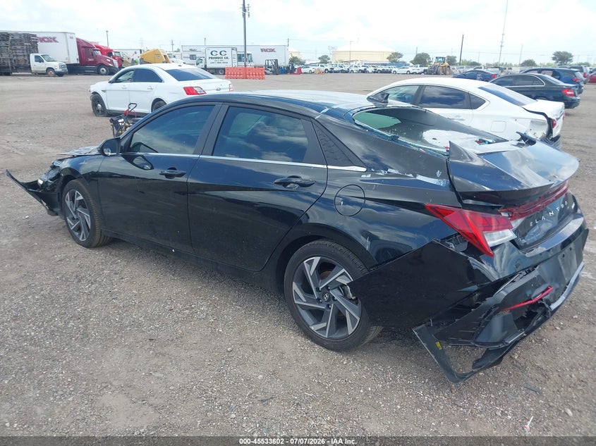 2025 HYUNDAI ELANTRA auction photo 3