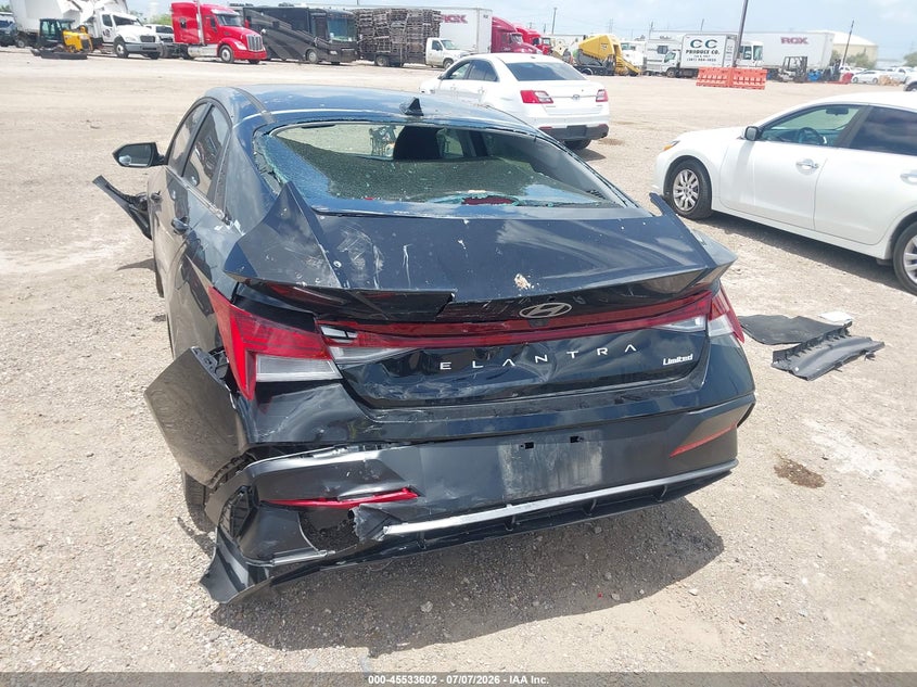 2025 HYUNDAI ELANTRA auction photo 6