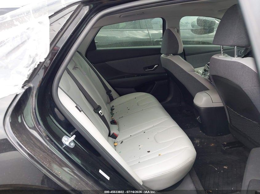 2025 HYUNDAI ELANTRA auction photo 8