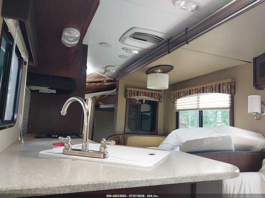 2015 COLEMAN CM262BHS15 auction photo 8
