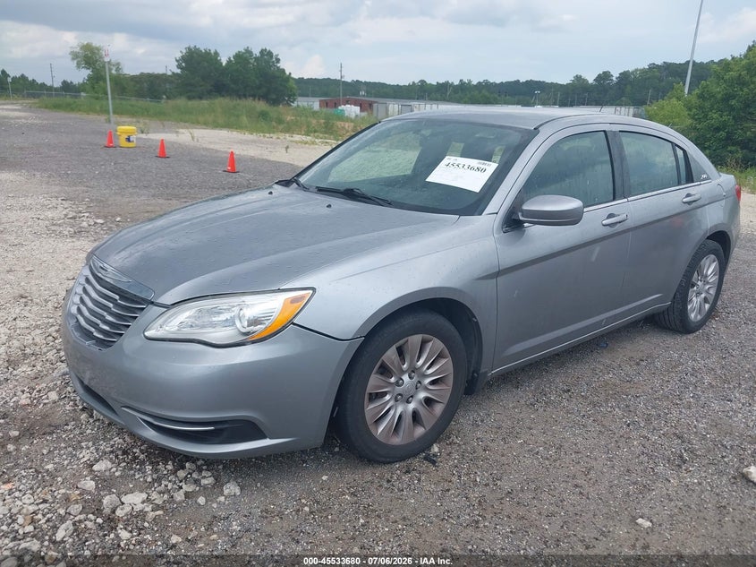 2013 CHRYSLER 200 auction photo 2