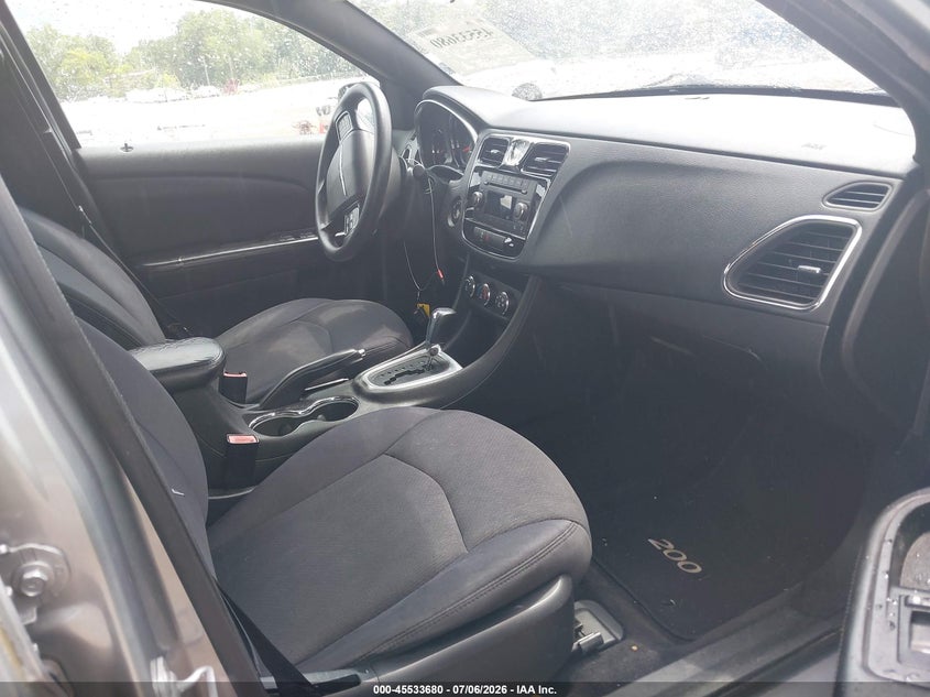 2013 CHRYSLER 200 auction photo 5