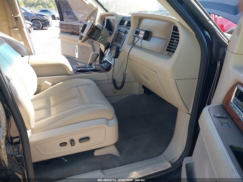 2014 LINCOLN NAVIGATOR L auction photo 5