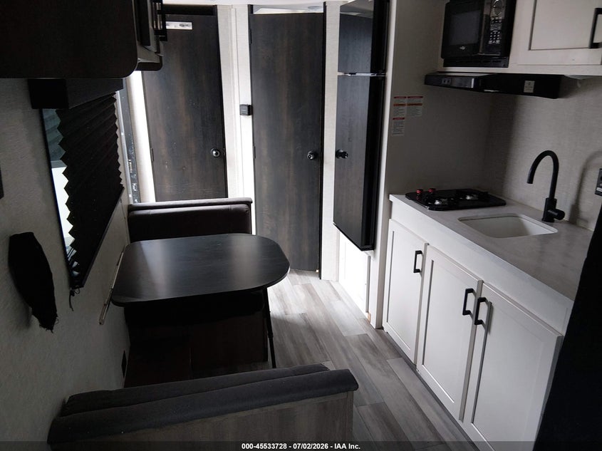 2024 JAYCO JAYFL184BH auction photo 5