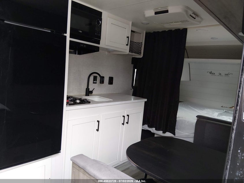 2024 JAYCO JAYFL184BH auction photo 8