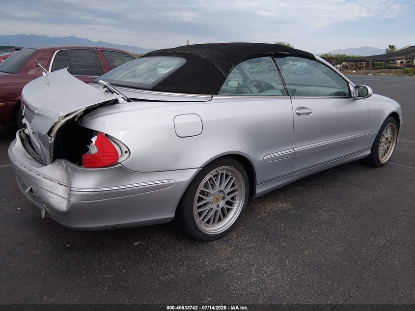 2004 MERCEDES-BENZ CLK 320 auction photo 4