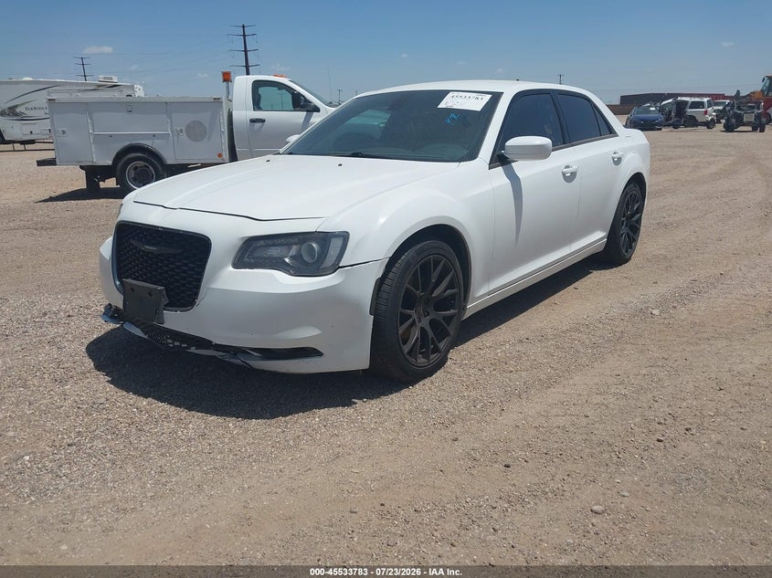2019 CHRYSLER 300 auction photo 2