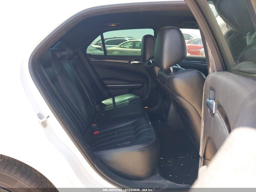2019 CHRYSLER 300 auction photo 8