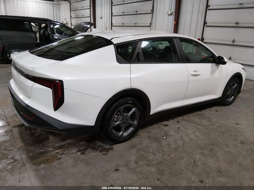 Vin: 3kpft4de7se142239, lot: 46032079, kia k4 lxs 20254