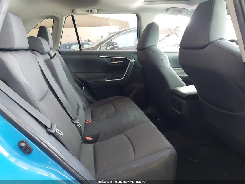 2019 TOYOTA RAV4 auction photo 8