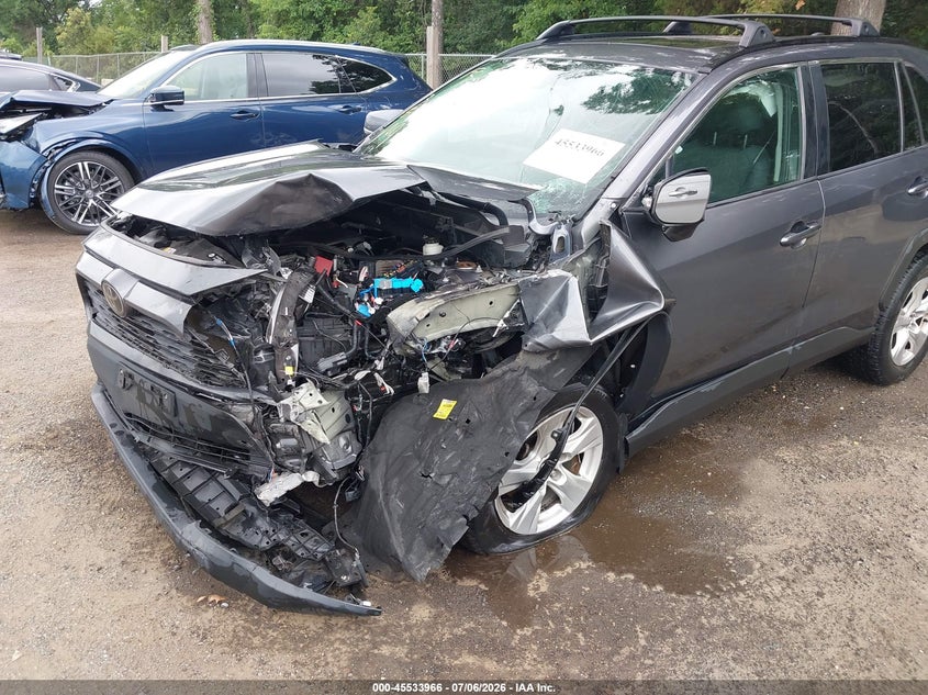 2020 TOYOTA RAV4 auction photo 6