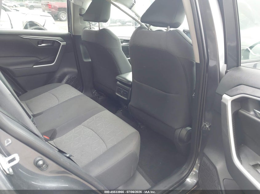 2020 TOYOTA RAV4 auction photo 8