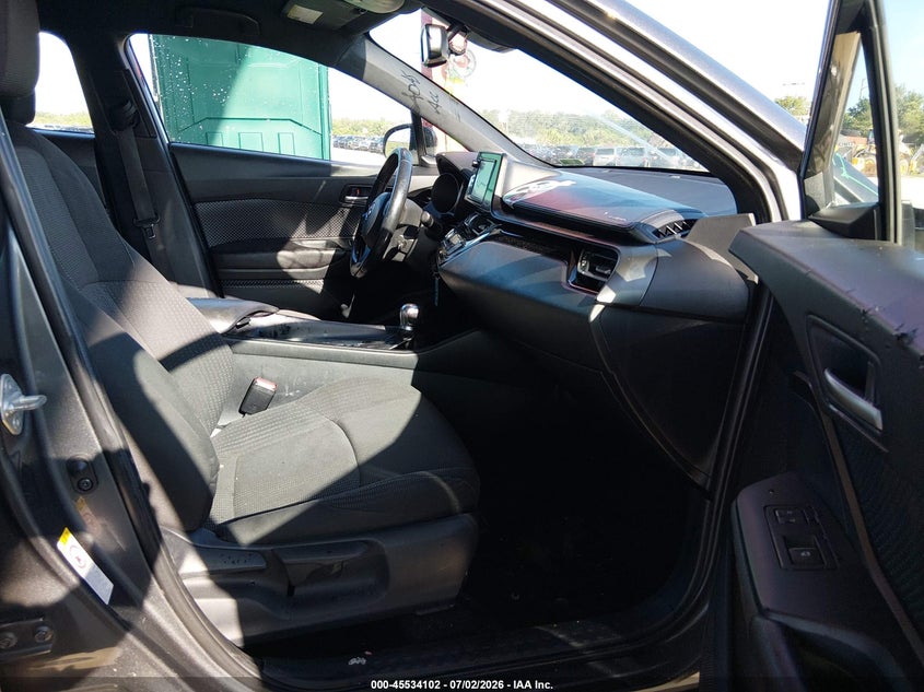 2018 TOYOTA C-HR auction photo 5