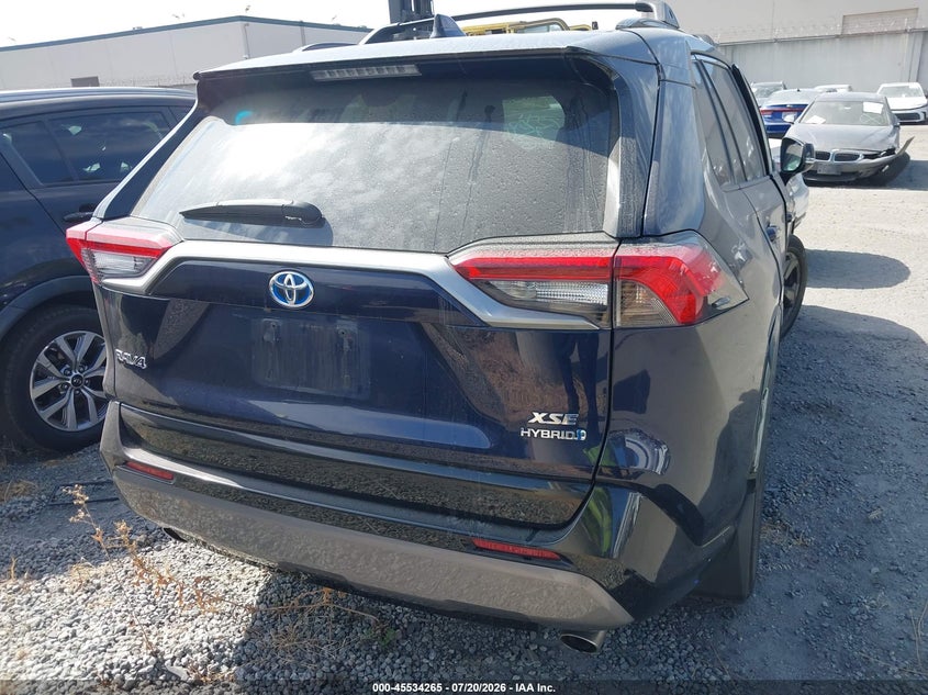 2019 TOYOTA RAV4 HYBRID XSE — Photo 16