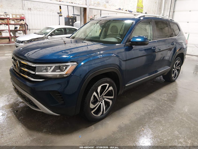 2022 Volkswagen Atlas, Vandalized, IAAI, VIN 1V2BR2CA2NC555003 — photo 2