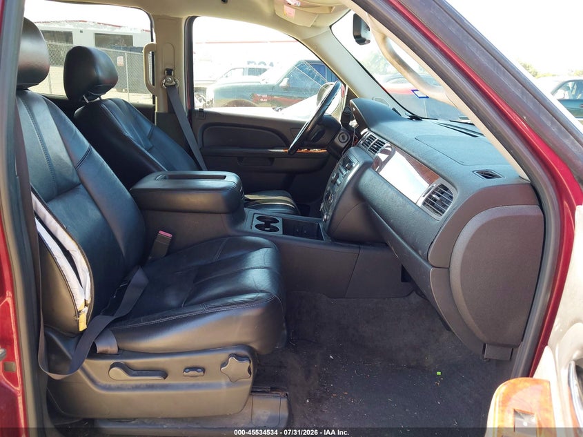 2011 GMC YUKON XL 1500 auction photo 5