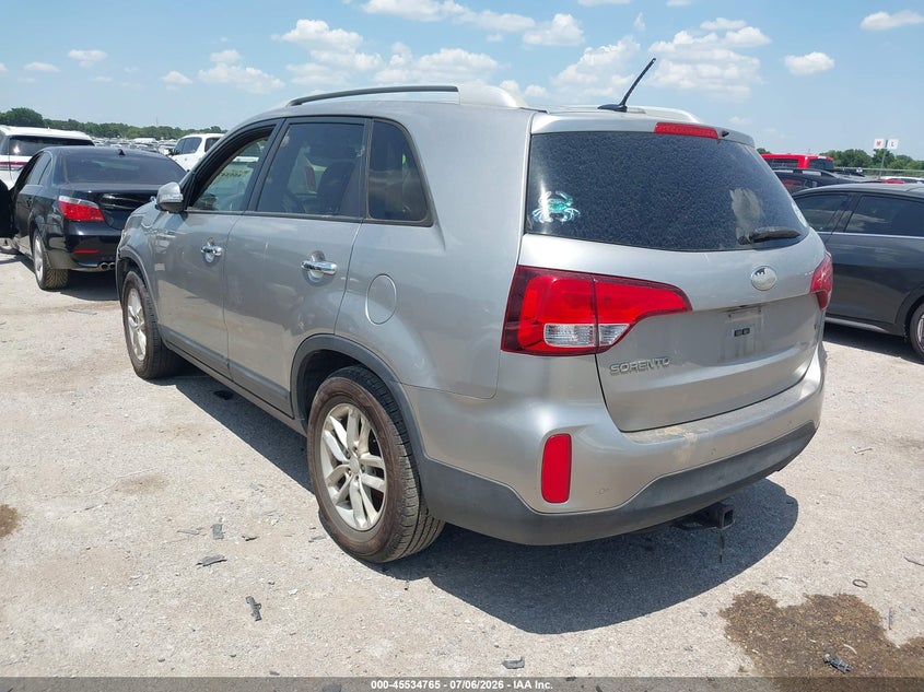 2015 KIA SORENTO auction photo 3
