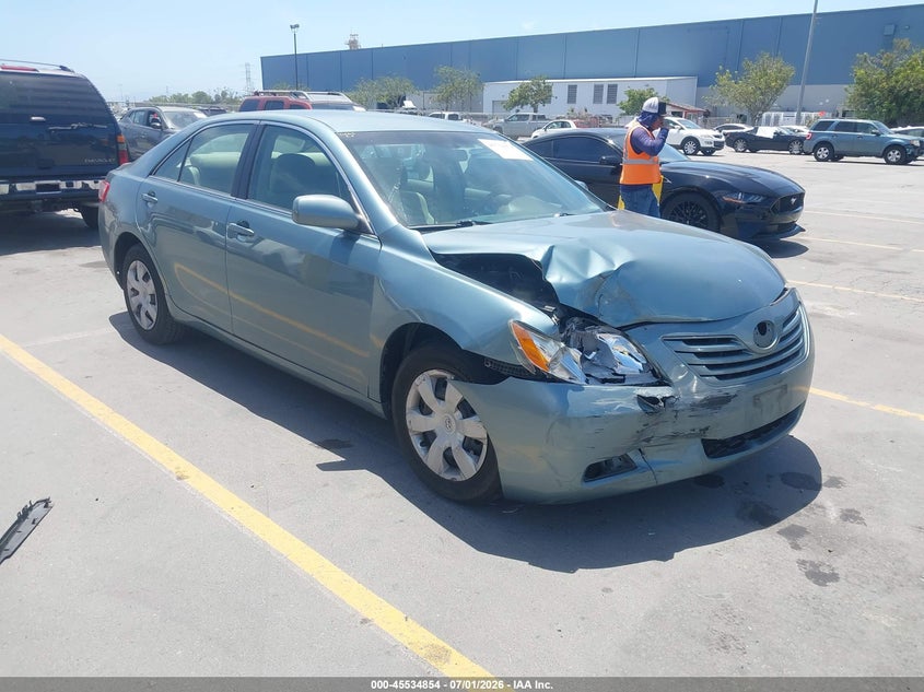 2009 TOYOTA CAMRY LE