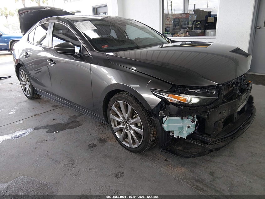 2021 MAZDA MAZDA3 SELECT — Photo gallery