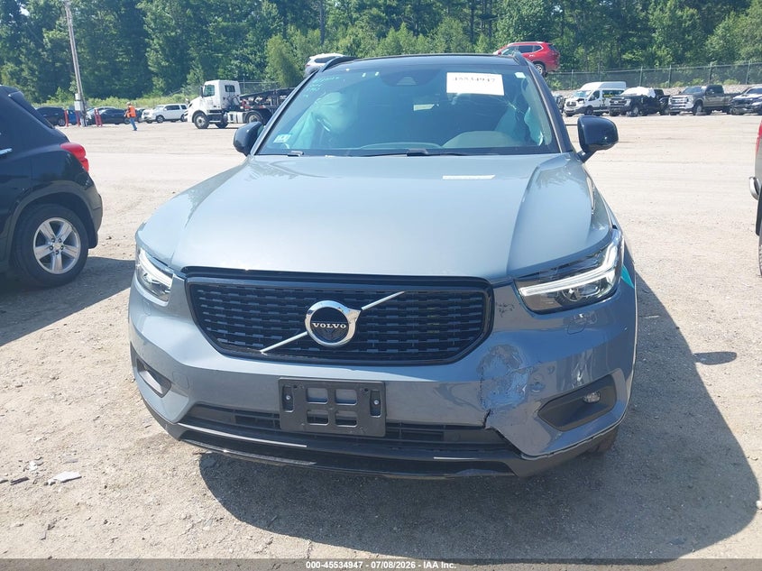 2022 Volvo Xc40 T5 R-Design VIN: YV4162UM6N2723792 Lot: 45534947