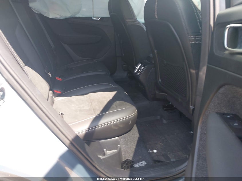2022 Volvo Xc40 T5 R-Design VIN: YV4162UM6N2723792 Lot: 45534947