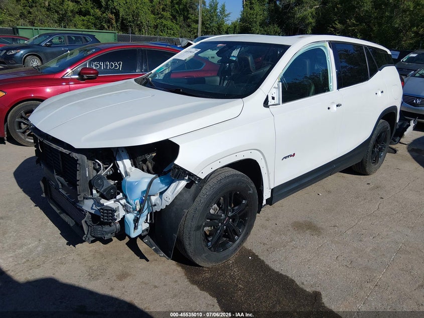 2022 GMC TERRAIN auction photo 2