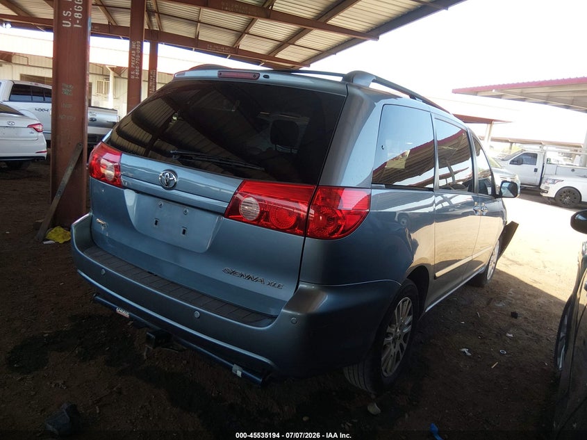 2010 TOYOTA SIENNA auction photo 4