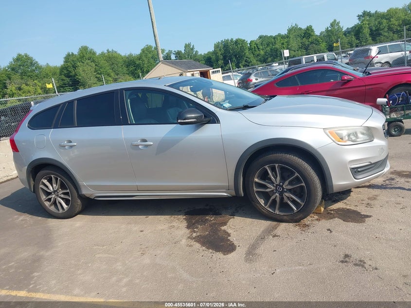 2016 Volvo V60 Cross Country T5 VIN: YV4612HK0G1013244 Lot: 45535601